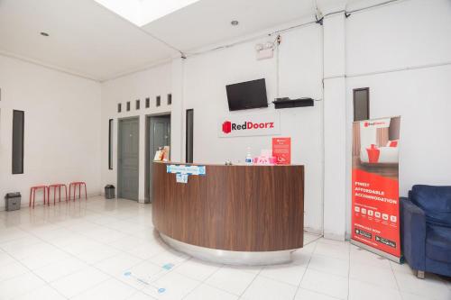 Lobby, RedDoorz Syariah near Grand Galaxy Park in Bekasi