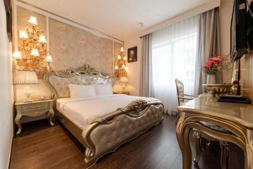 ザ ホワイト ホテル 1