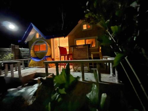 Beachfront Glamping with Mini Pool Exclusive Property in 林加延