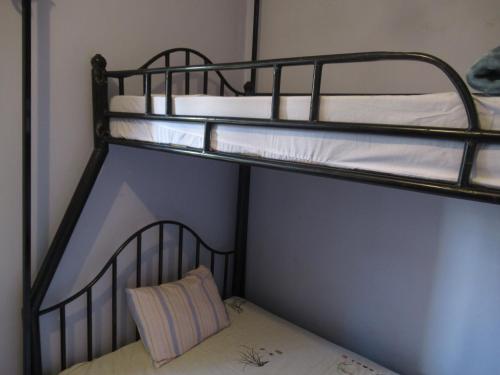 Single Room with Private External Bathroom image 10