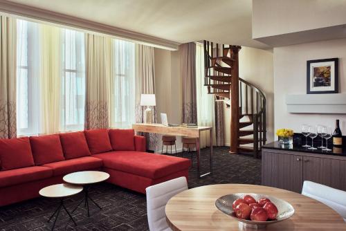 444743936 Kimpton Hotel Vintage Portland by IHG