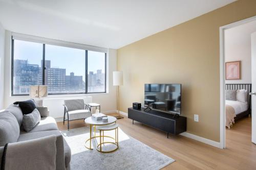 UWS 2br w wd doorman gym nr Central Park NYC-1113 in New York, USA