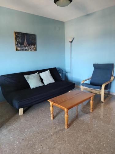Apartamento con gran piscina de temporada a 200 metros de la playa