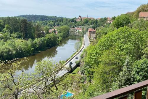 byt v blízkosti centra a v klidné zóně