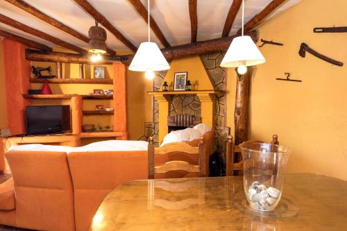 5 bedrooms villa with private pool furnished terrace and wifi at Benaocaz