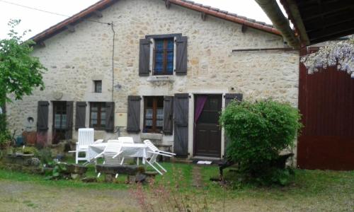 Chez l'antoinette gîte à louer Persac