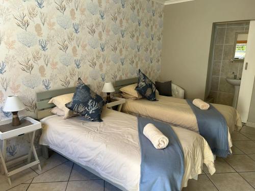 Room in Apartment - Cozy Crner, home away from home, near pristine beaches num3