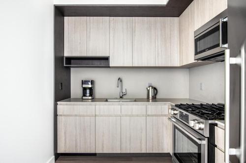 S Loop 1BR w Pool Lounge nr CTA Trains CHI-353 in Chicago, USA