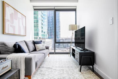 S Loop 1BR w Pool Lounge nr CTA Trains CHI-353 in Chicago, USA