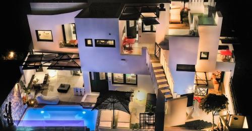 Smaris Collection Luxury villas/Cosmopolitan villa,heated pool