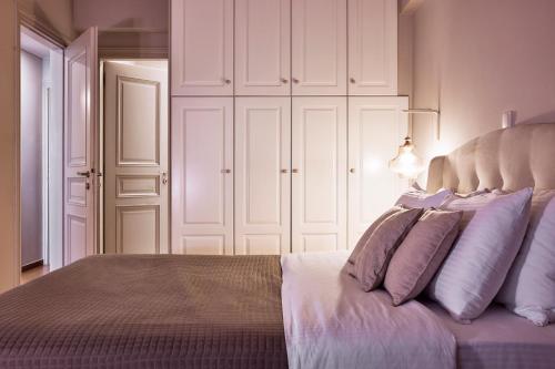 Plaka's Villa with Breathtaking Acropolis view - image 3