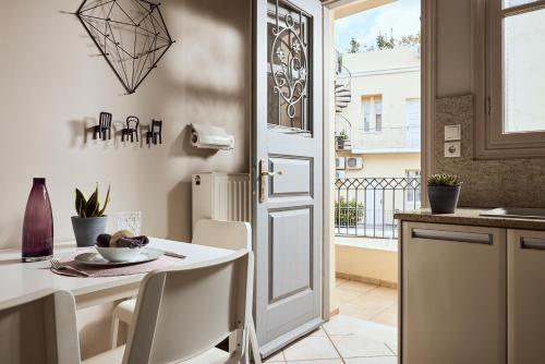 Plaka's Villa with Breathtaking Acropolis view - image 5