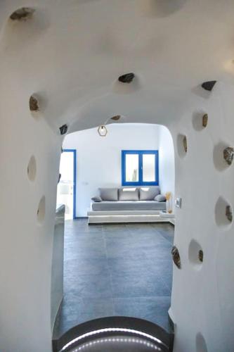 Elegant Cycladic Villa