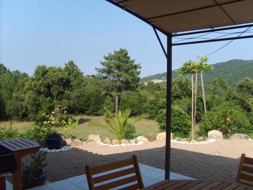 Villa avec piscine hors sol à 10mn de la plage