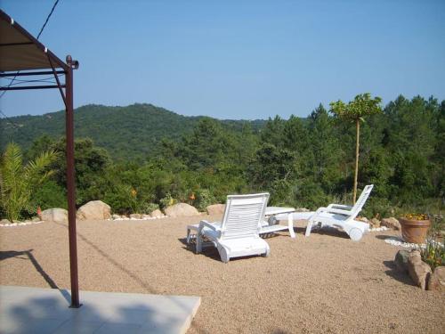 Villa avec piscine hors sol à 10mn de la plage