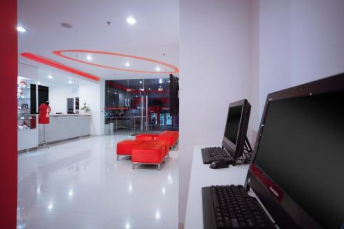Monoloog Hotel Pekanbaru - 로비