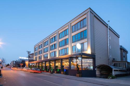 . La Flora House Hotel