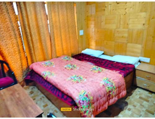 B&B Pahalgām - Kesar Guest House, Pahalgam - Bed and Breakfast Pahalgām
