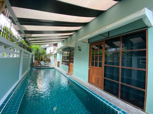 T-House BKK 2Floors near BTS with swimming pool and free Wifi
