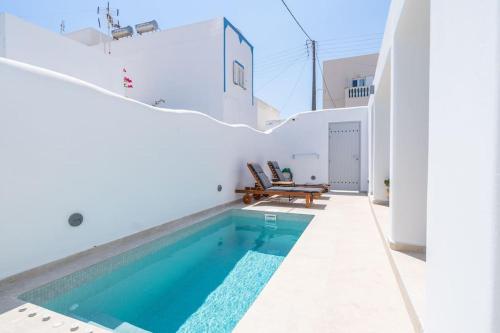 Acrus Villa Santorini with Heated pool