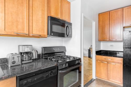 Kips Bay 2BR w Doorman Gym Bike Storage NYC-815, New York (photo 8)