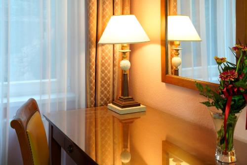 Junior Suite with Balcony image 4