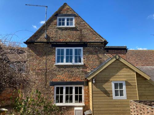 Beautiful 500 year old listed Kentish cottage