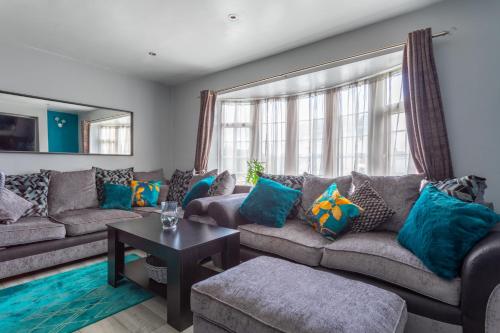 Red Lodge Stays - LS8 - close to city center and amenities - private parking - contractor welcome