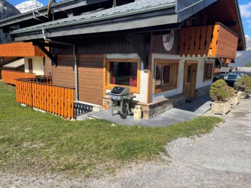 Spacious apartment in Chatel with ski-storage
