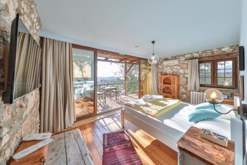 Double Room with Balcony and Sea View