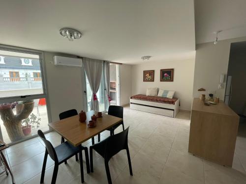 Amplio departamento céntrico Plaza Belgrano