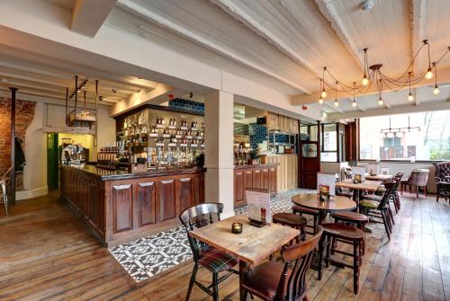 Pub/Lounge, PubLove @ The Exmouth Arms in King's Cross St. Pancras