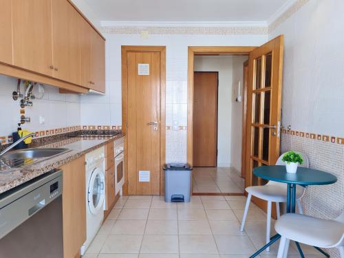 Konyha, SÍTIO DO RAPOSO - Carvoeiro - WiFi, AC, Beach & Center 200m (SITIO DO RAPOSO - Carvoeiro - WiFi, AC, Beach & Center 200m) in Carvoeiro Városközpont