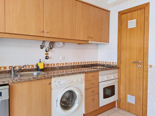 Konyha, SÍTIO DO RAPOSO - Carvoeiro - WiFi, AC, Beach & Center 200m (SITIO DO RAPOSO - Carvoeiro - WiFi, AC, Beach & Center 200m) in Carvoeiro Városközpont