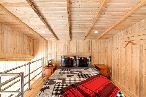 Cozy Cabin for Intimate Wilderness Escape