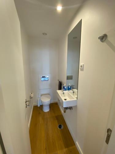 Apartment with Balcony image 5