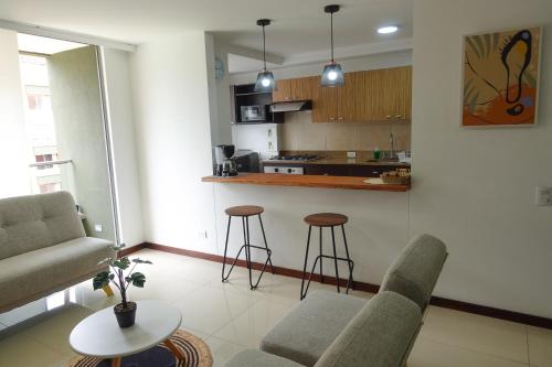 Apartamento Completo Poblado - Ubicacion Central con Parqueadero, Medellín (foto 4)