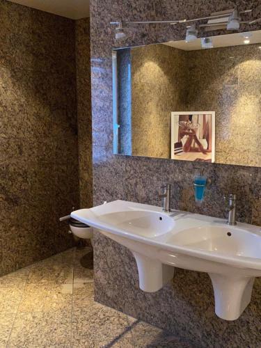 Bathroom, Haus Springpfuhl mit Wintergarten in Marzahn