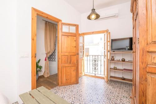 Two-Bedroom House image 4