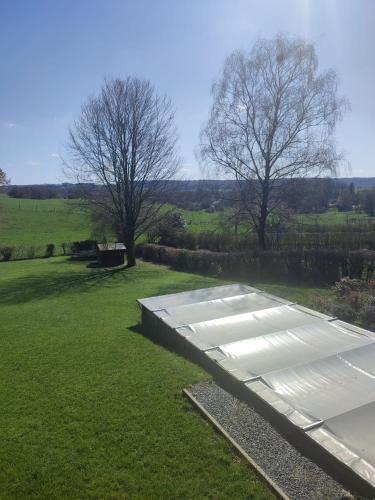 Le Floyon (avec piscine) in Florennes