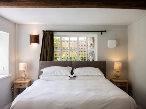 1 king bed, 1 sofa bed