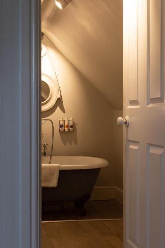 New Inn at Coln - image 11