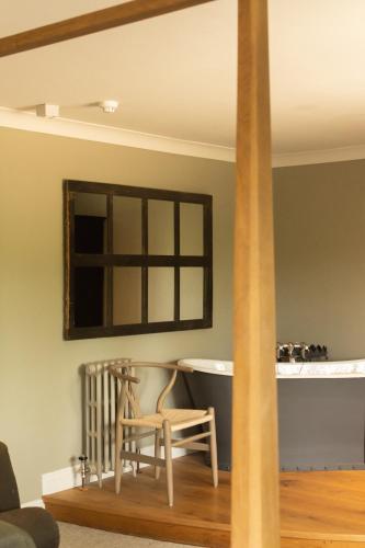 New Inn at Coln - image 12