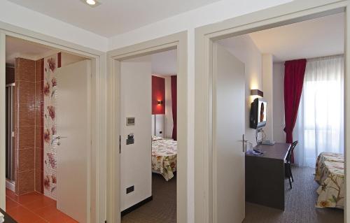 2 queen beds