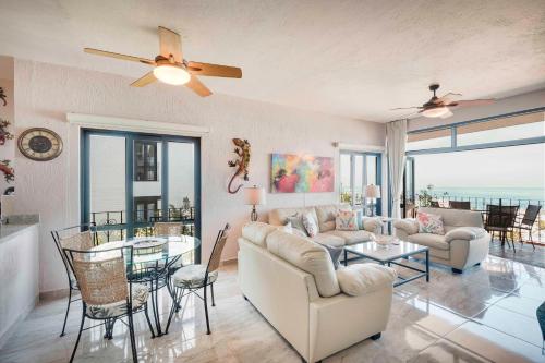 Puerto Vallarta Condo with Bay Views and Pool Access! in Puerto Vallarta, Mexico