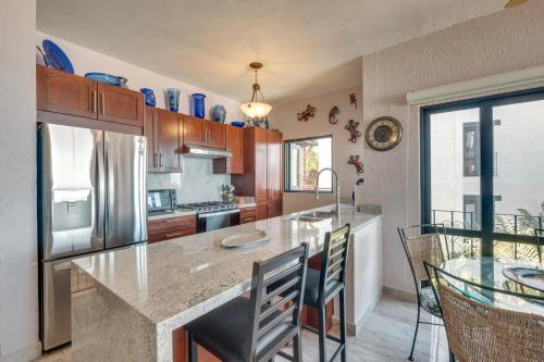 Puerto Vallarta Condo with Bay Views and Pool Access! in Puerto Vallarta, Mexico