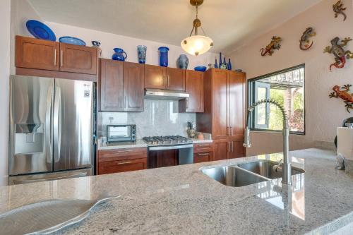 Puerto Vallarta Condo with Bay Views and Pool Access! in Puerto Vallarta, Mexico