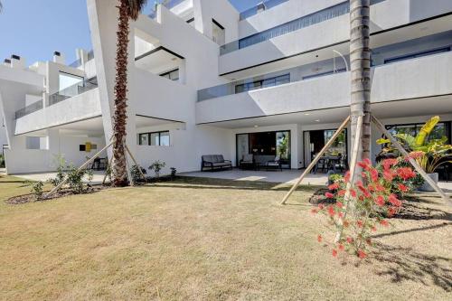 Ground Floor, 2 bedroom Apartment @ Estepona Hills