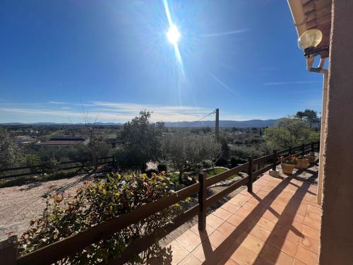 Villa des Coudounelles - vue panoramique - Location saisonnière - Le Luc