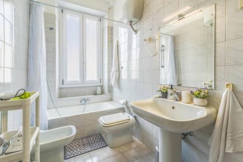 Giuliana St.Peter Apartment, Рим (фото 9)